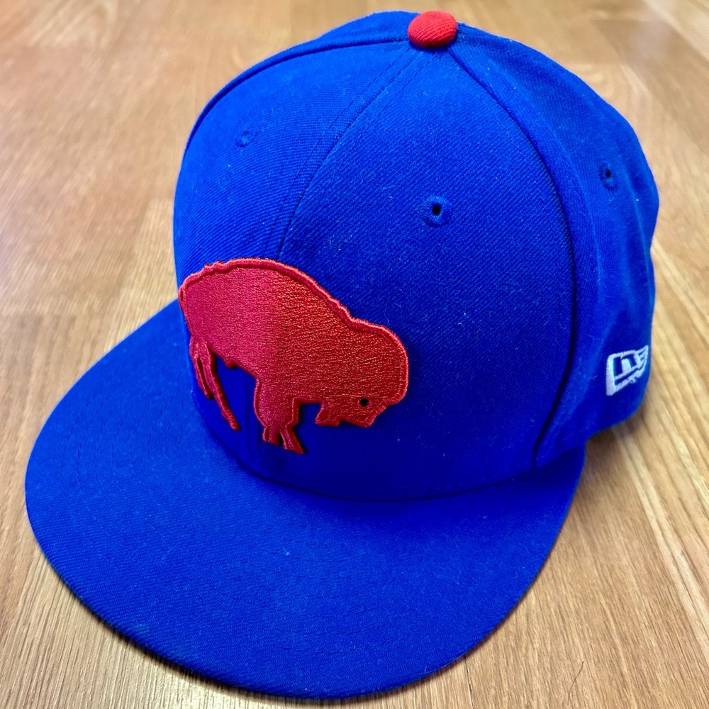 New Era Buffalo Bills Fitted Flat Bill Hat (Size 7)